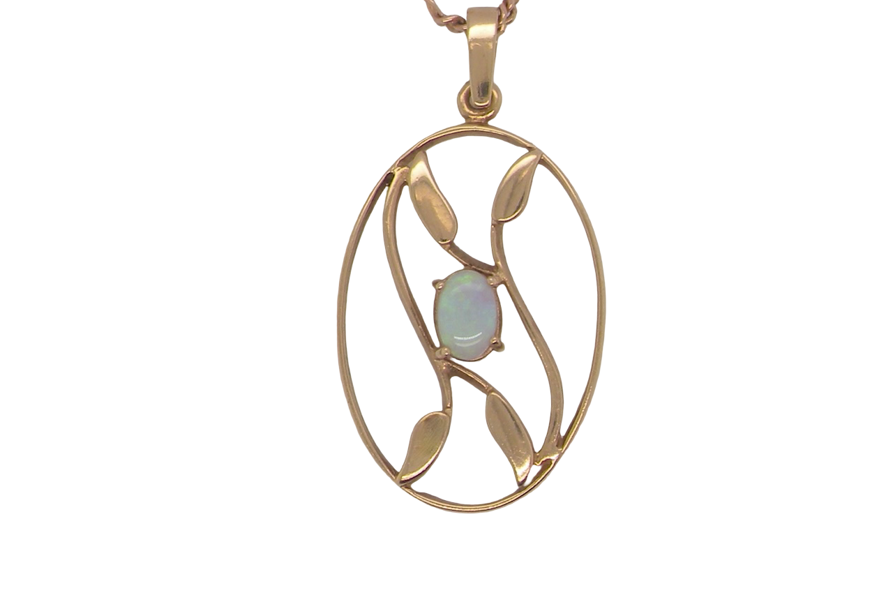 An elegant Art Deco style pendant
