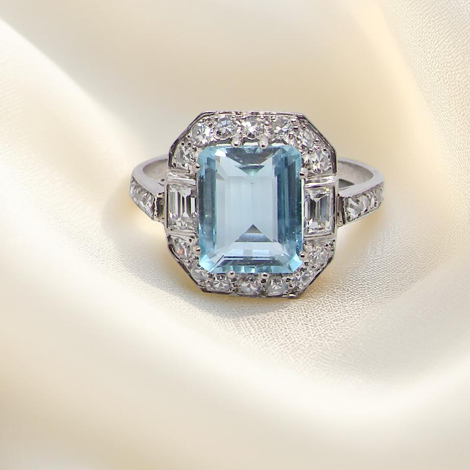 An elegant French Art Deco cluster ring in platinum (tests as), dating to circa 1930–1940