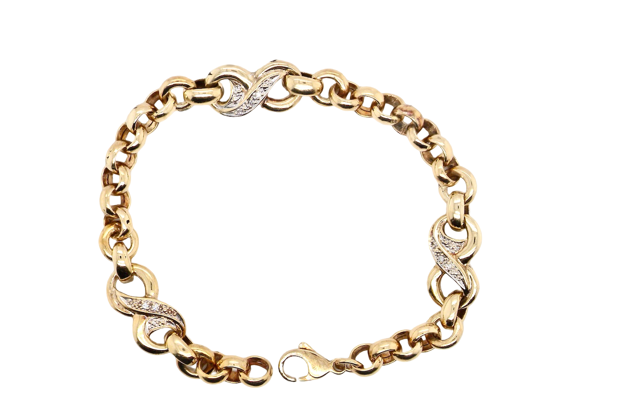 An elegant and wearable 9 carat gold bracelet featuring distinctive diamond-set “kiss” style links, beautifully balanced with classic belcher connectors.