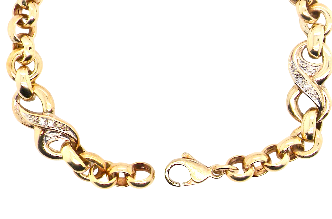 An elegant and wearable 9 carat gold bracelet featuring distinctive diamond-set “kiss” style links, beautifully with classic belcher connectors.