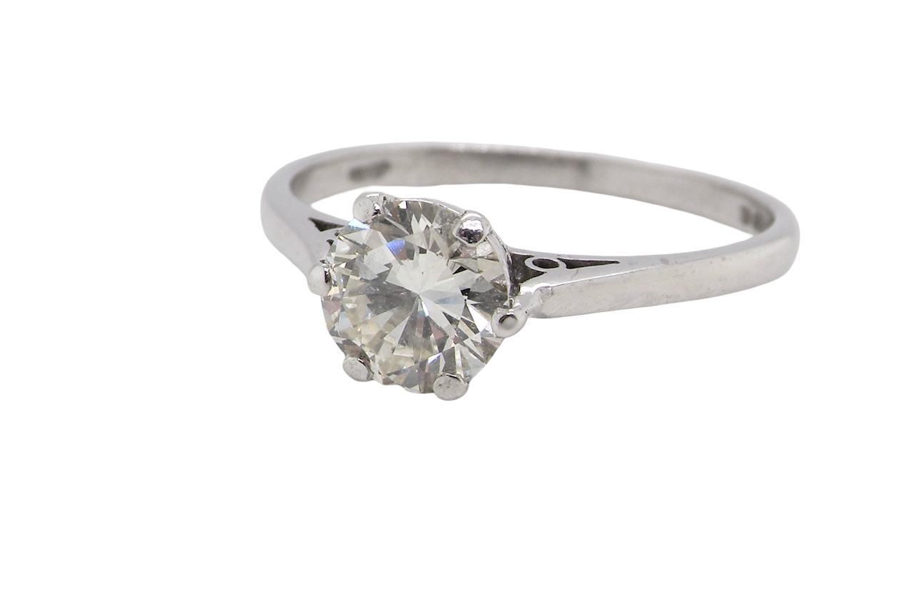 An elegant single-stone solitaire ring set with an exceptional brilliant-cut white diamond, estimated at approximately 0.91 cts