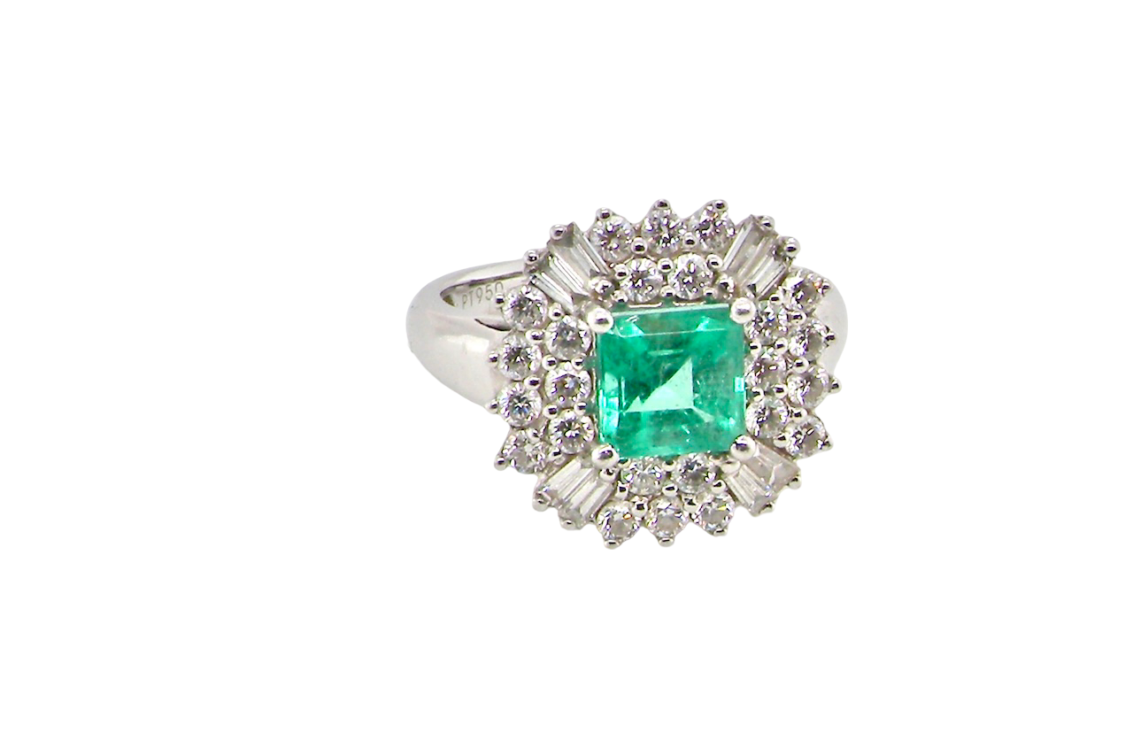 An exceptional Emerald and Diamond cluster ring