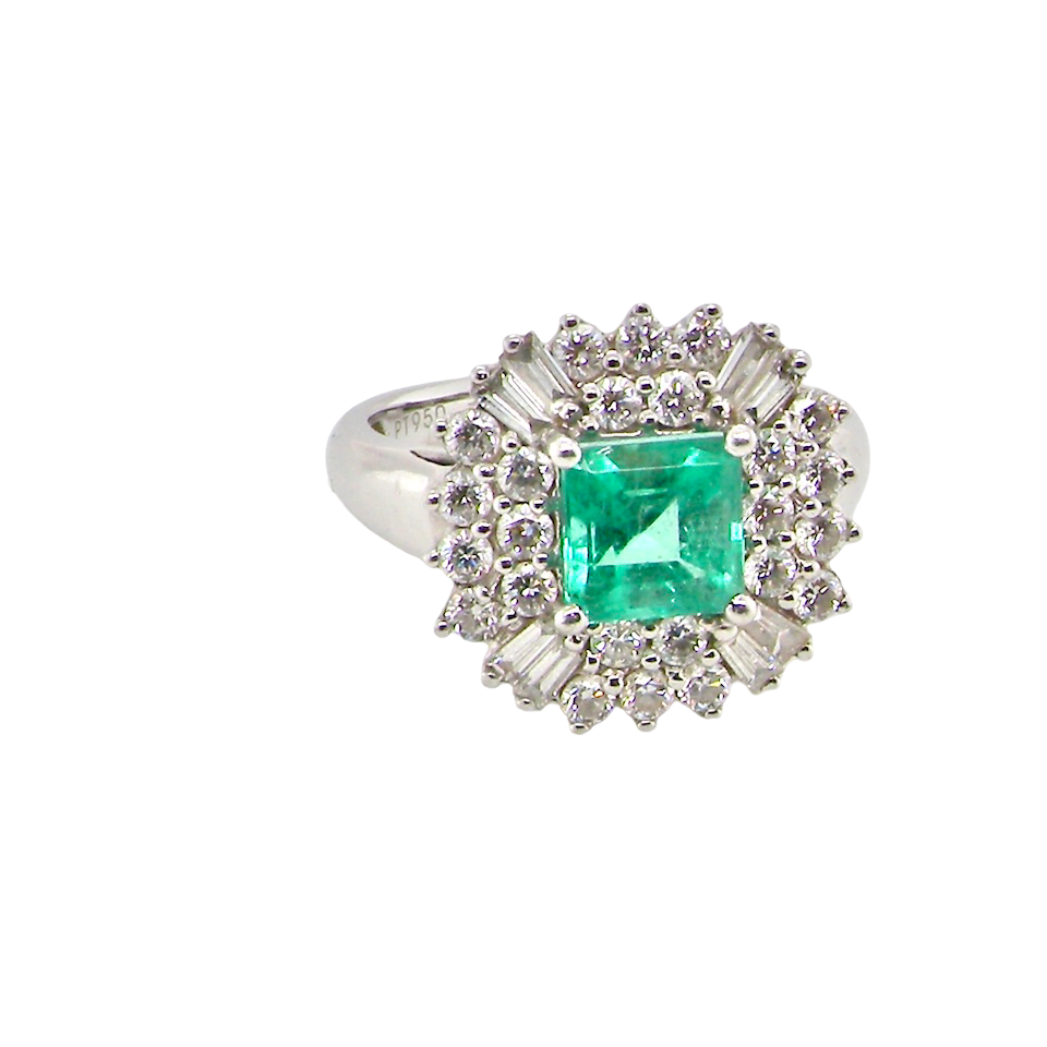 An exceptional Emerald and Diamond cluster ring