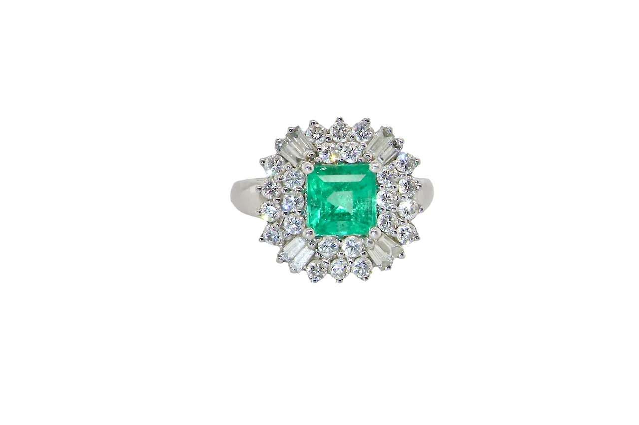 An exceptional Emerald and Diamond cluster ring