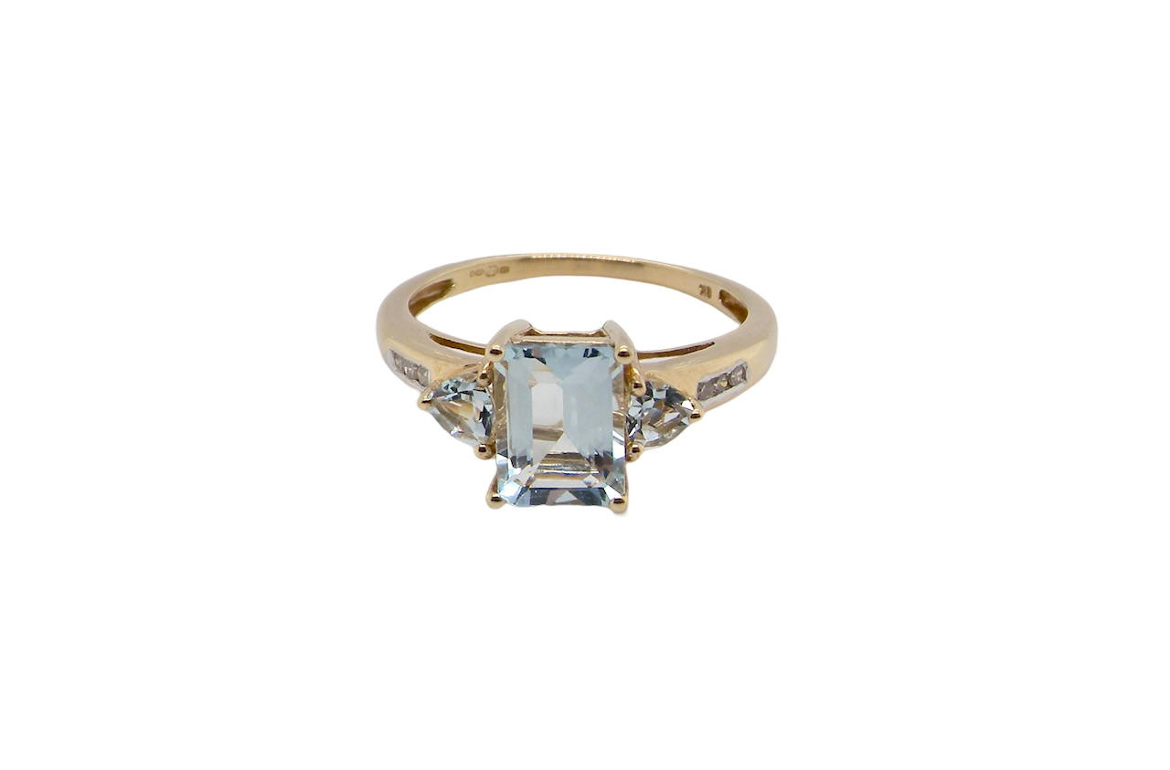 An impressive Aquamarine and diamond ring