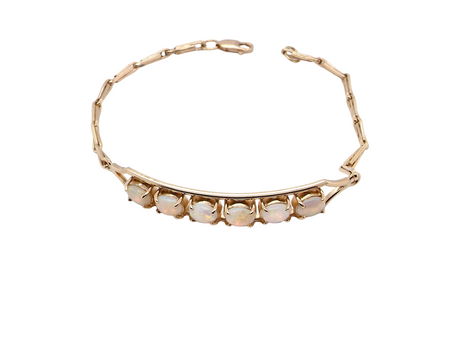 An pretty Opal Bracelet