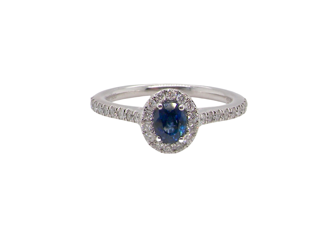 A Sapphire and Diamond Cluster Ring