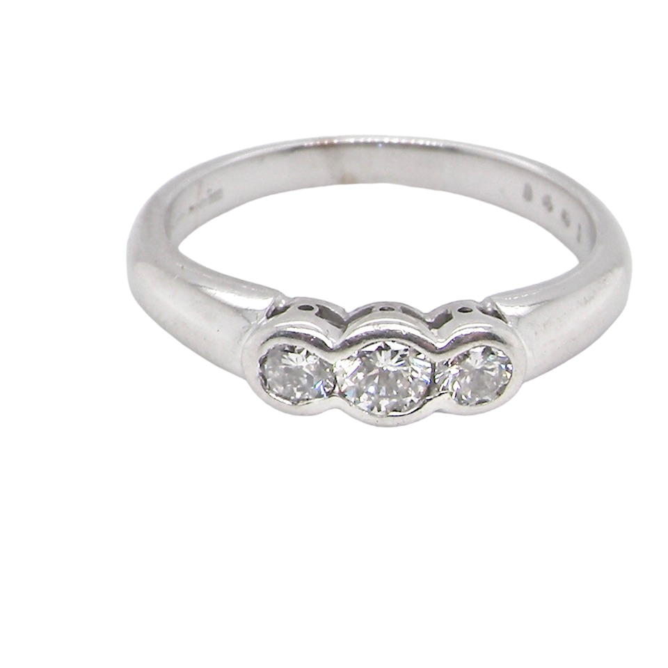 three stone diamond ring