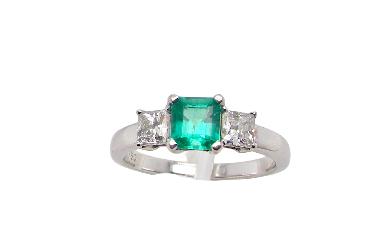 3 stone emerald and diamond ring