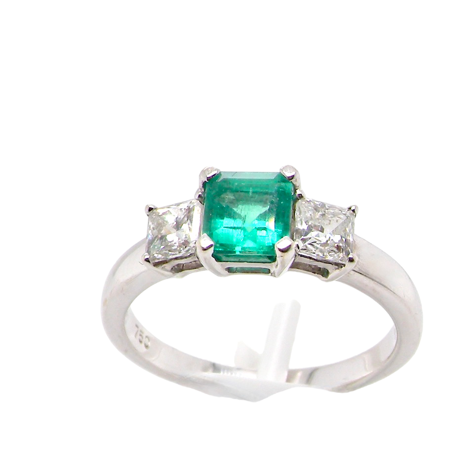 emerald and diamond ring