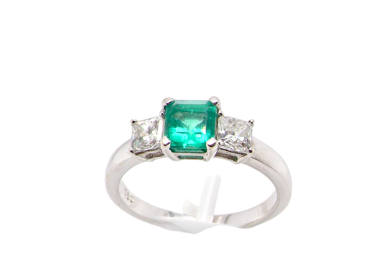 emerald and diamond ring