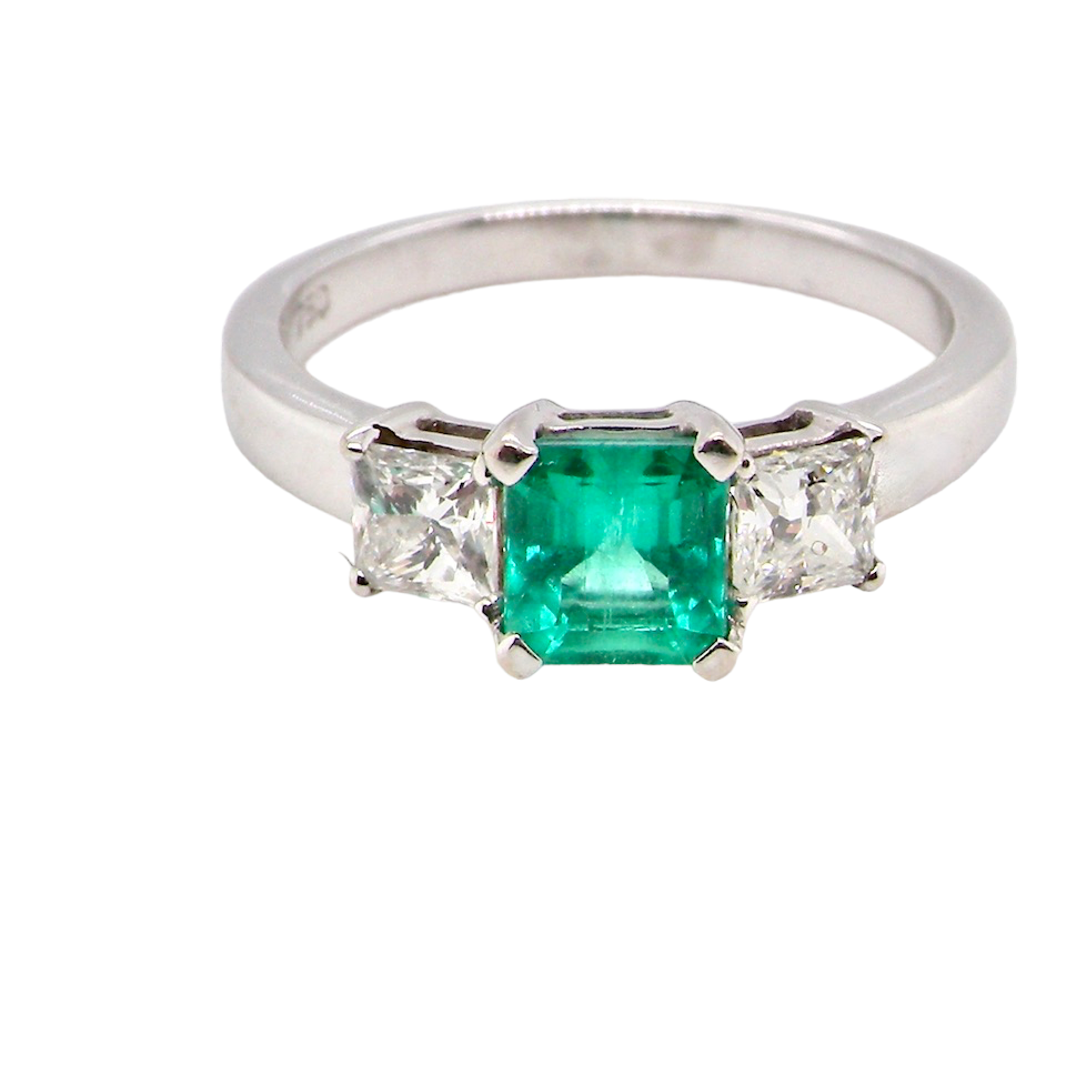 three stone emerald and diamond ring