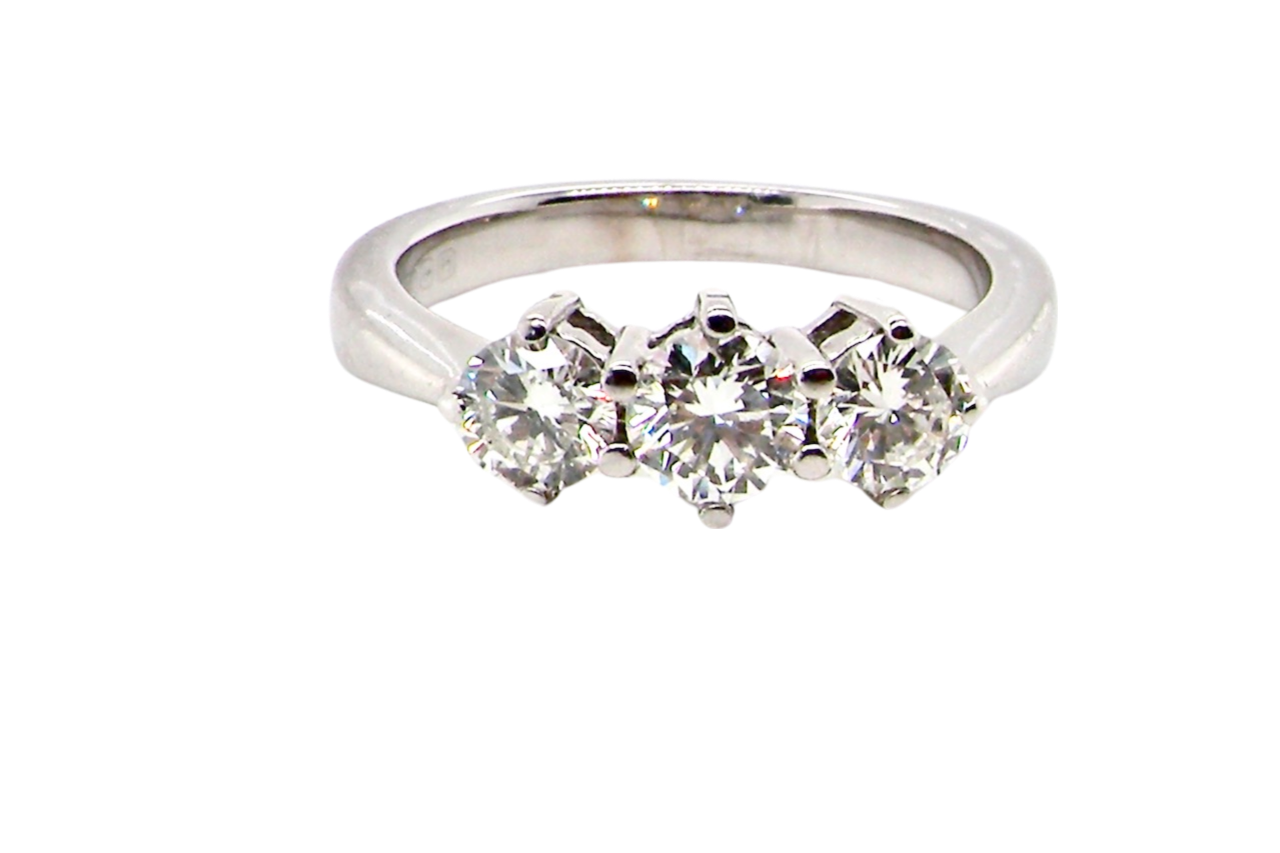 three stone diamond ring
