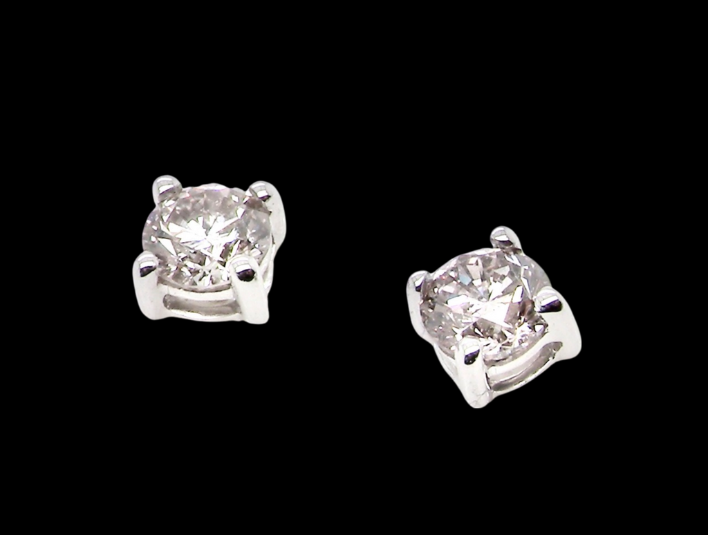  half carat diamond stud earrings