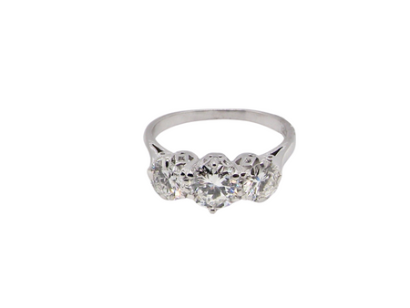 A fine three stone diamond ring 1.7 carats