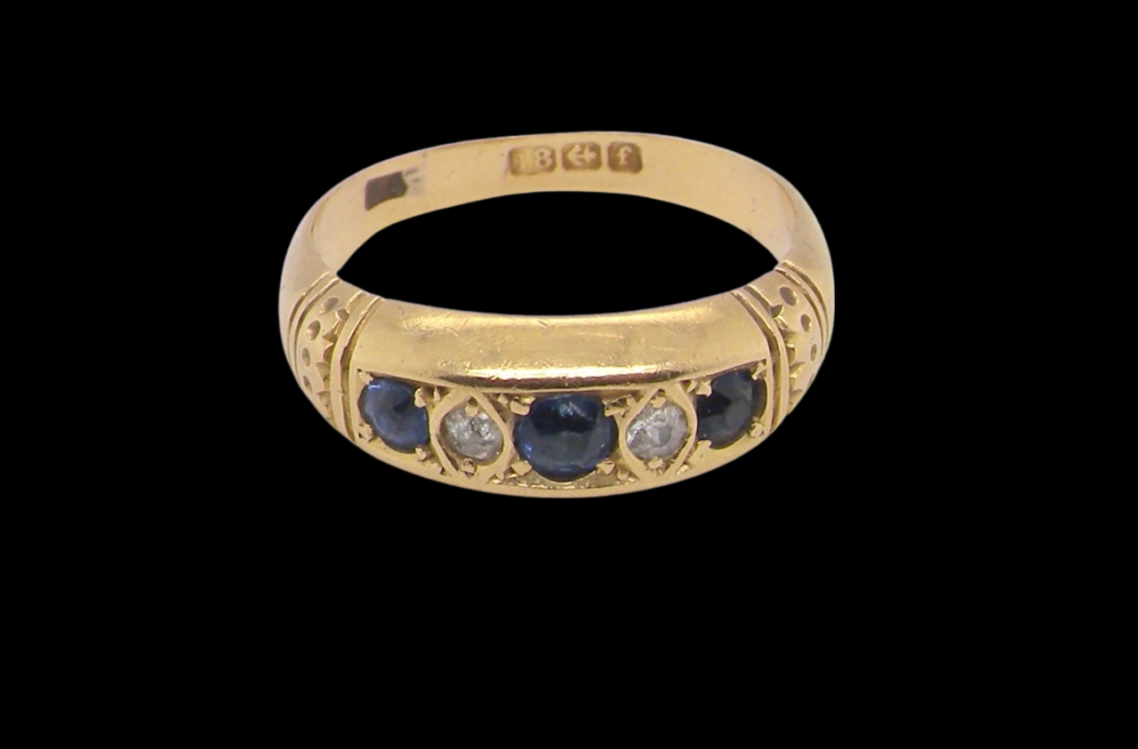 Edwardian 18 carat gold sapphire and diamond ring