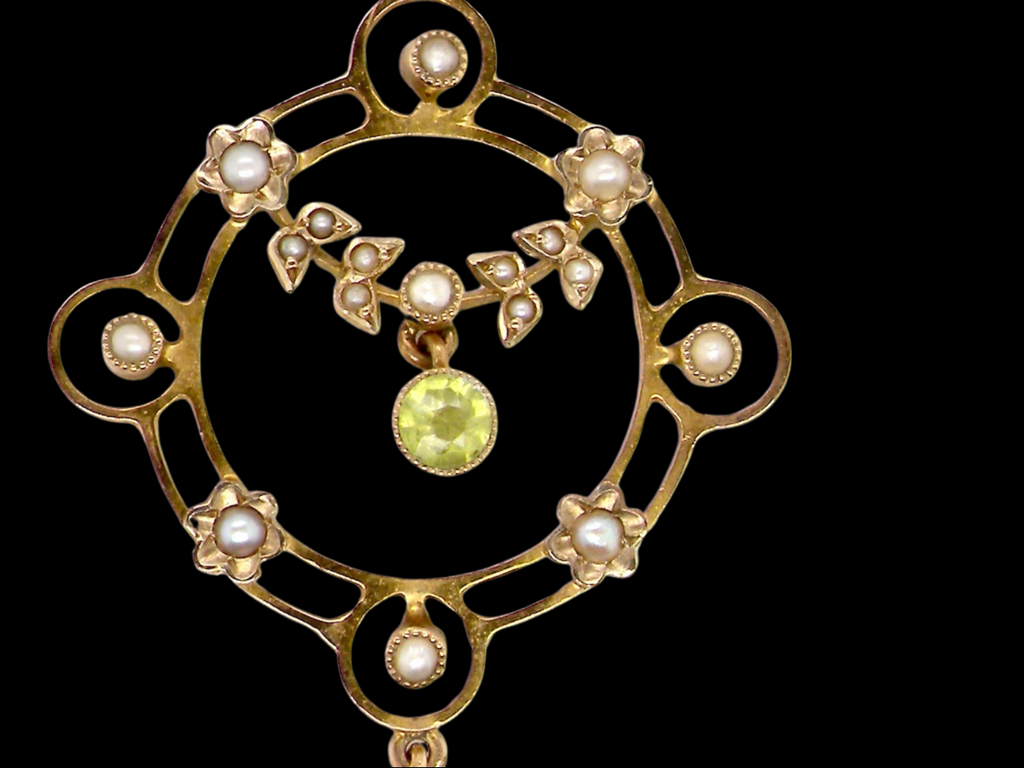 edwardian peridot and pearl pendant