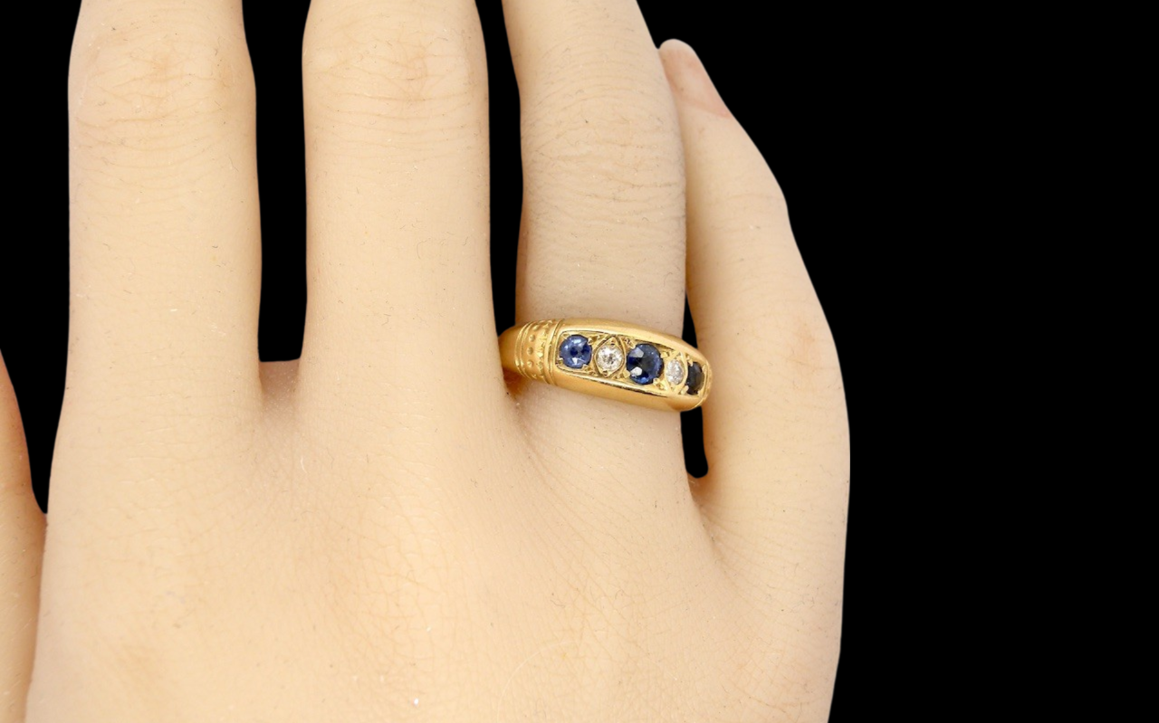 Vintage 18 carat gold sapphire and diamond ring