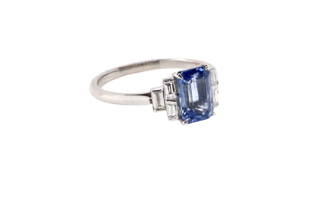 sapphire and diamond ring