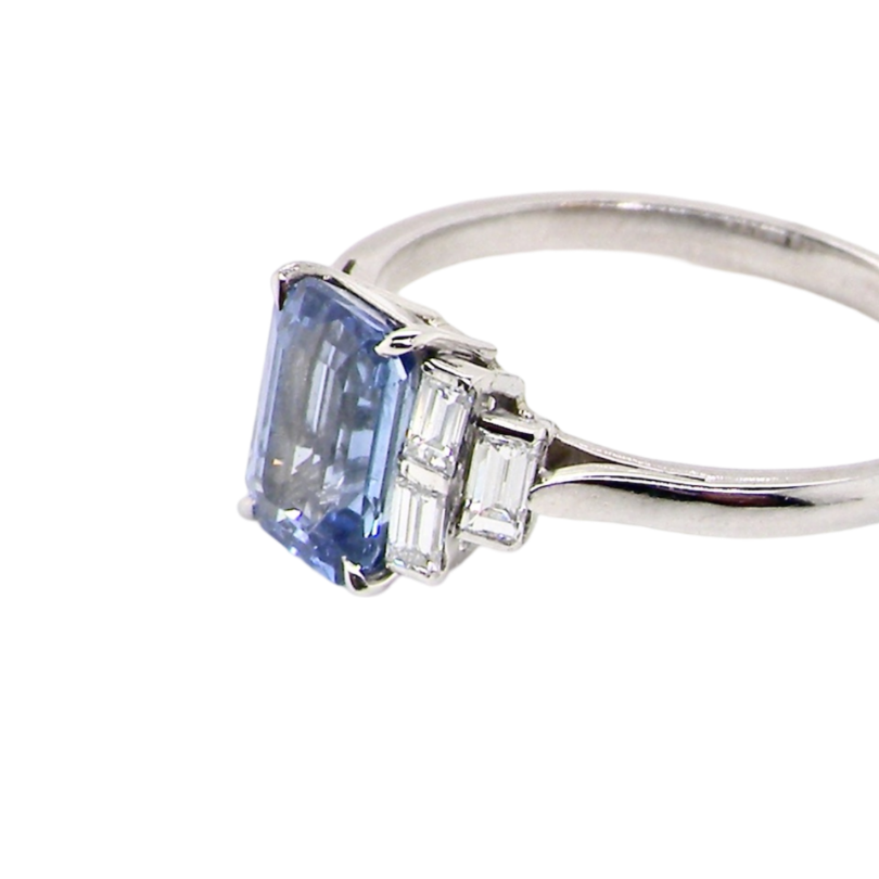 modern sapphire and diamond ring