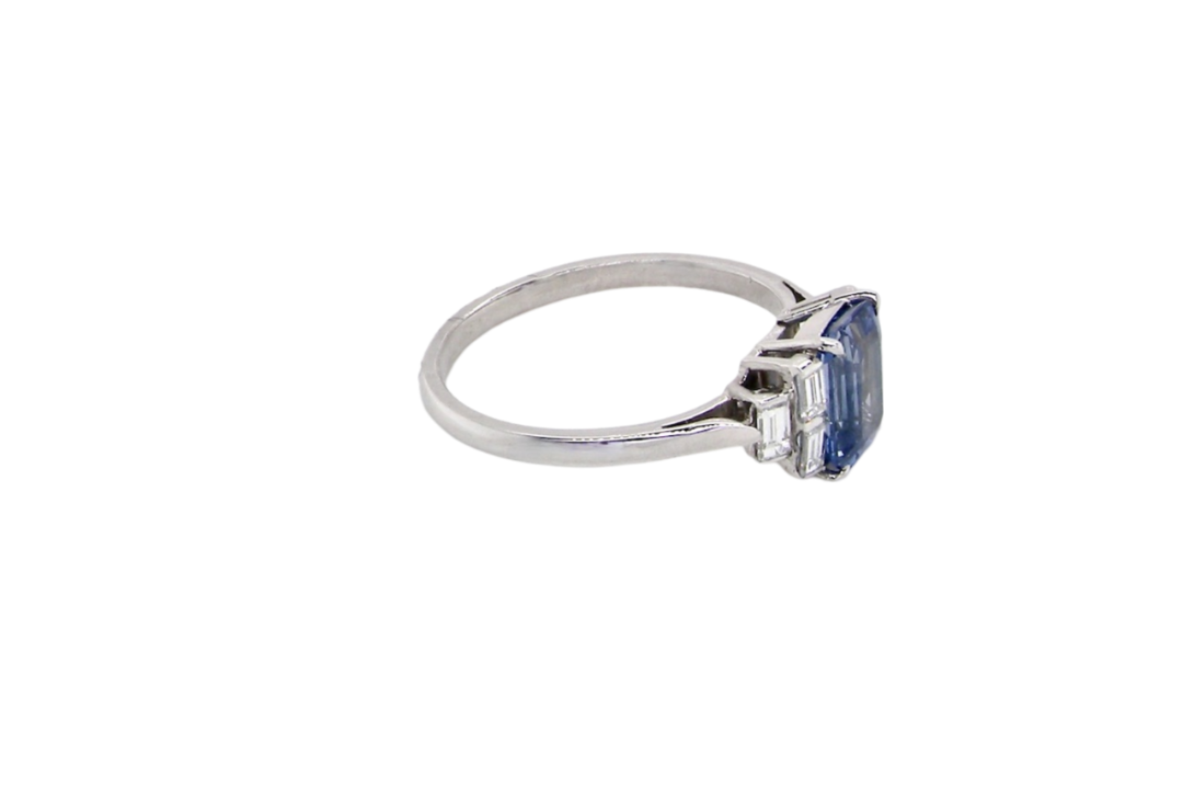 side view sapphire and diamond ring