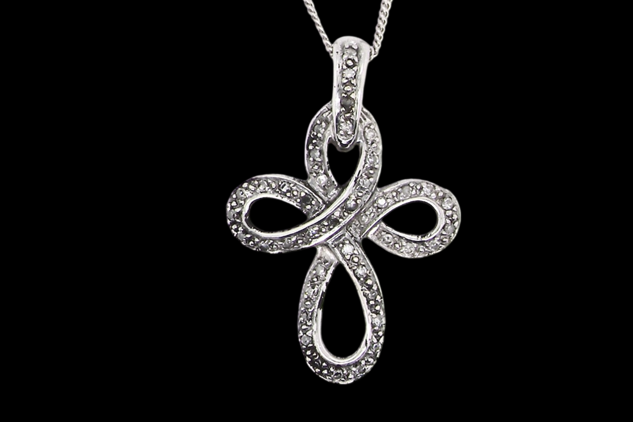 diamond cross pendant