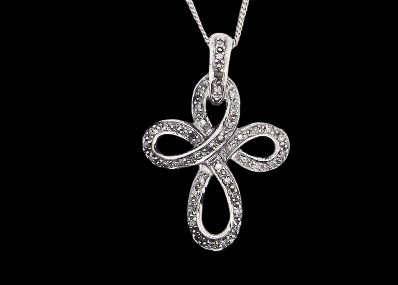diamond cross pendant