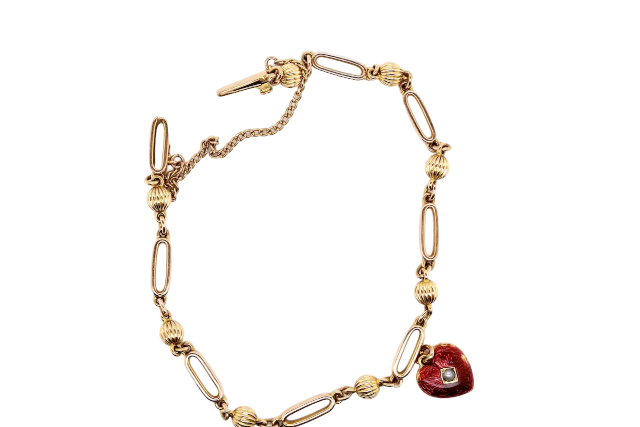 A pretty Victorian bracelet with heart charm