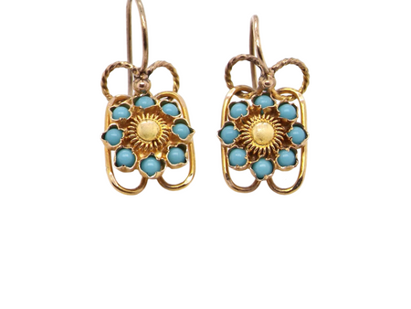 A vintage pair of turquoise drop earrings