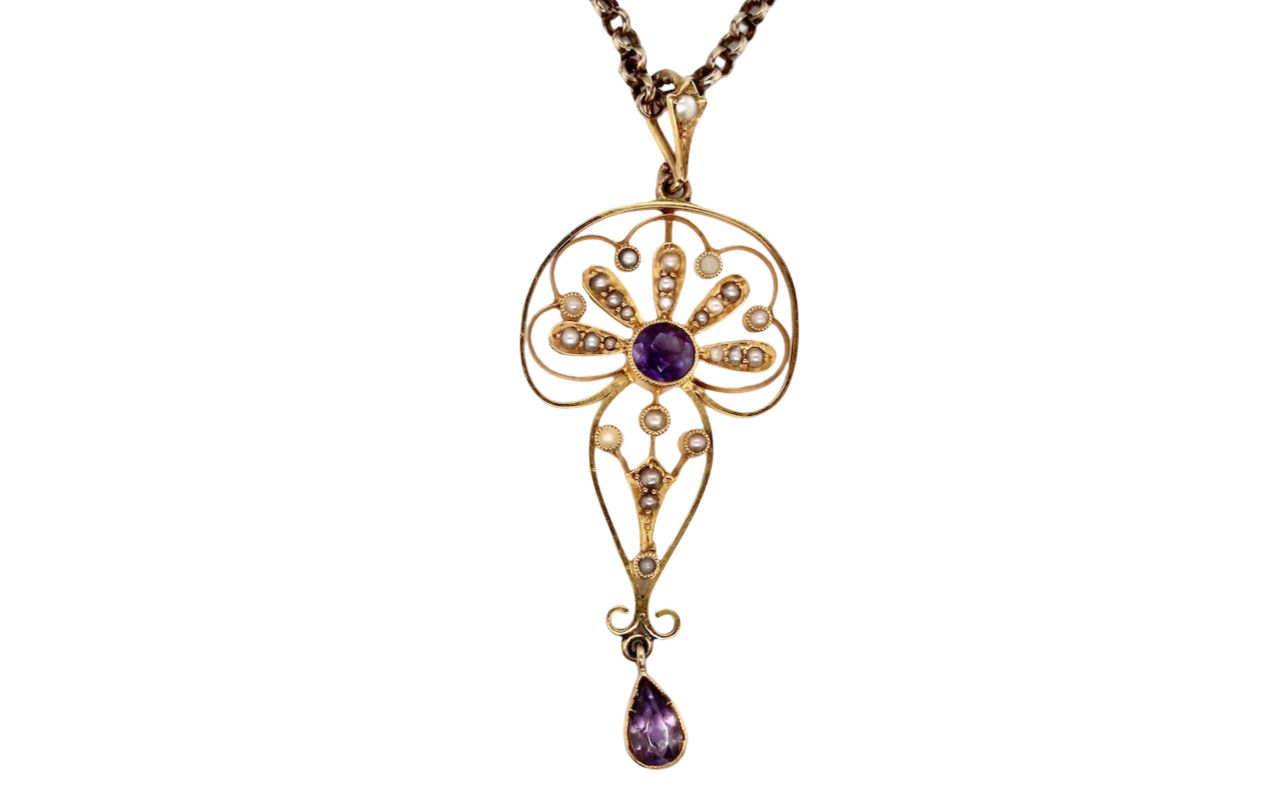 An Antique Edwardian Pendant