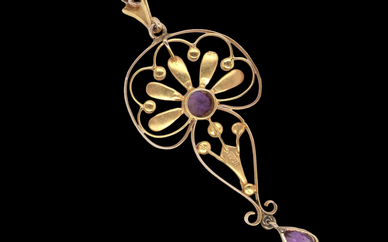 An Antique Edwardian Pendant rear view