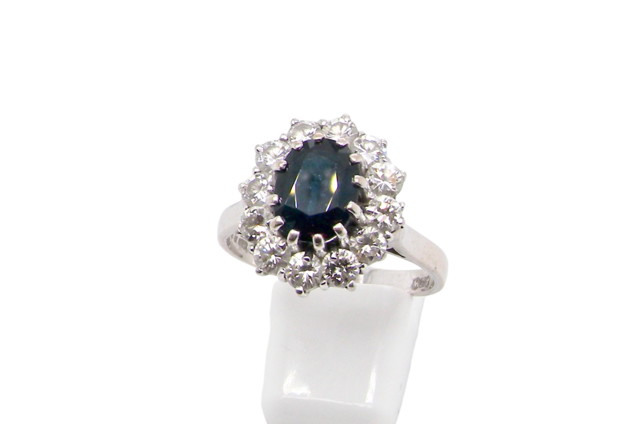 white gold sapphire and diamond cluster ring