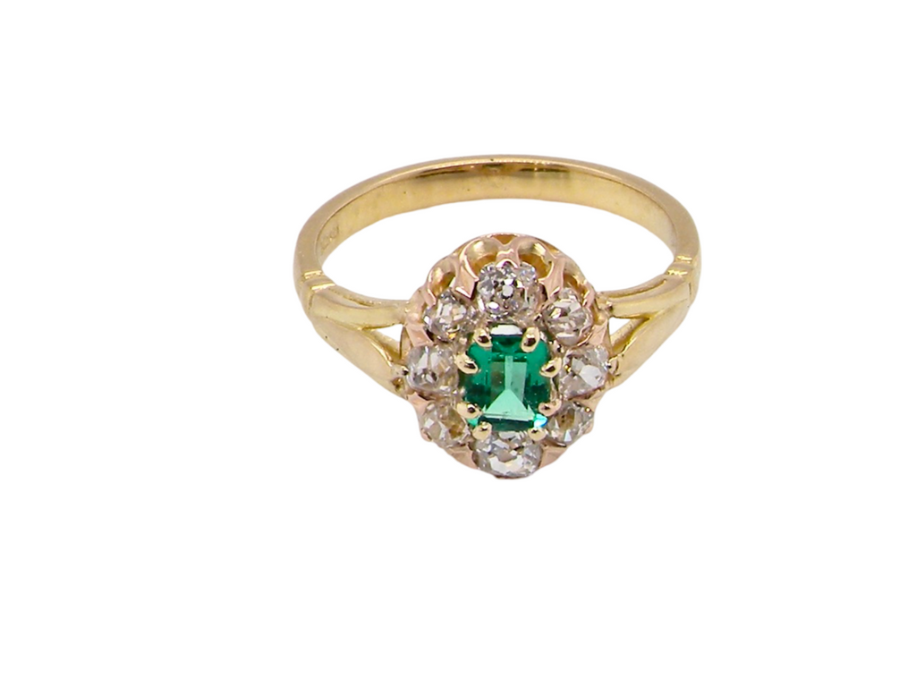 An Emerald and Diamond Cluster Ring