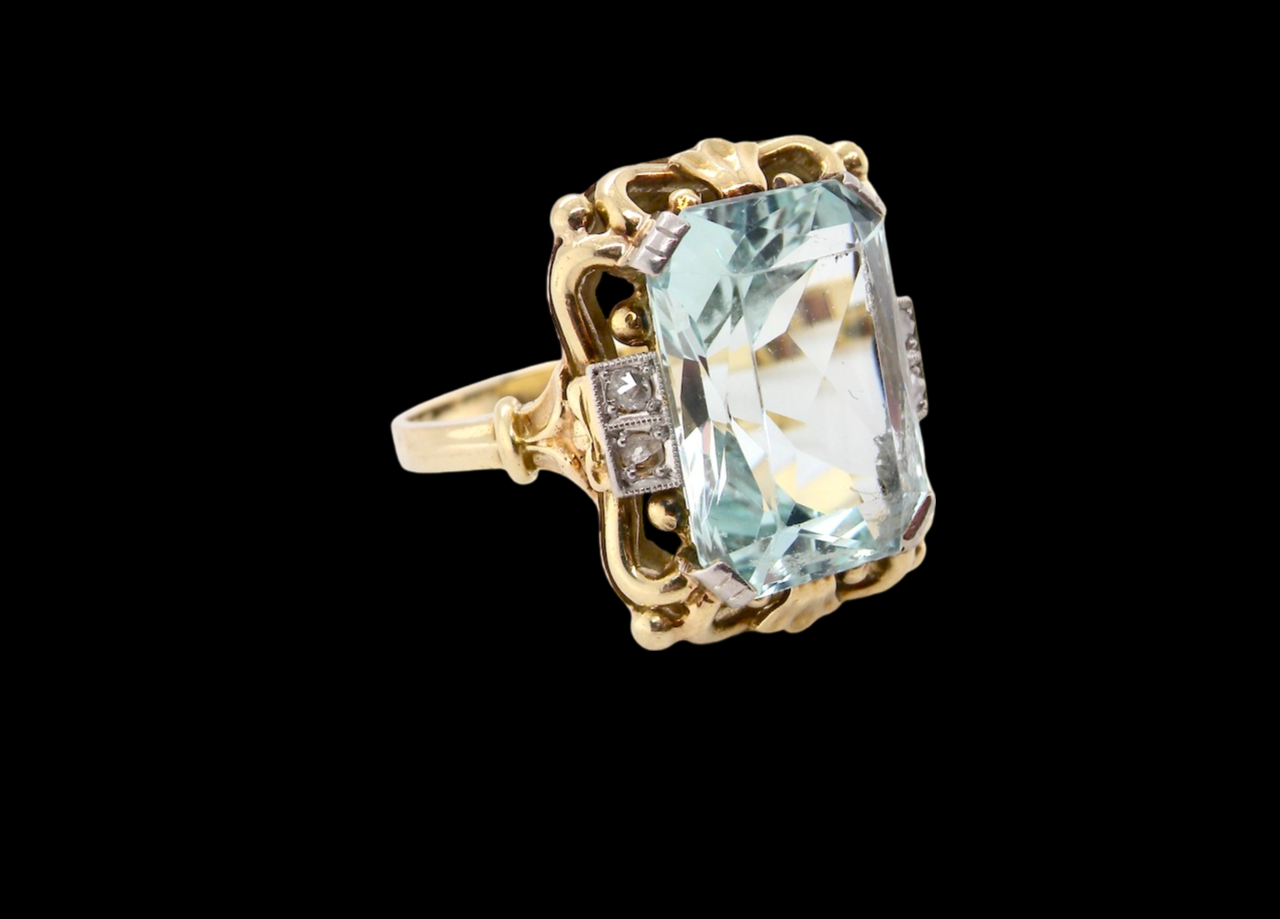 aquamarine and diamond ring