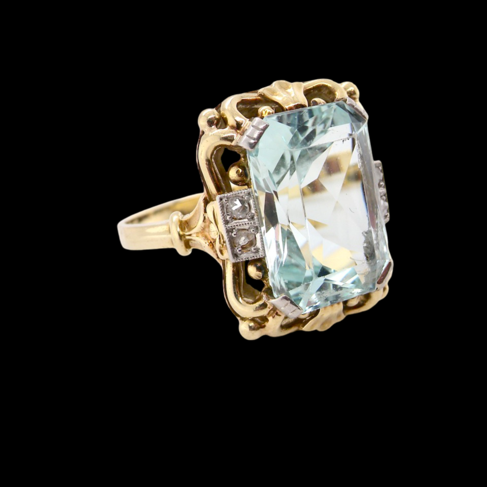 aquamarine and diamond ring