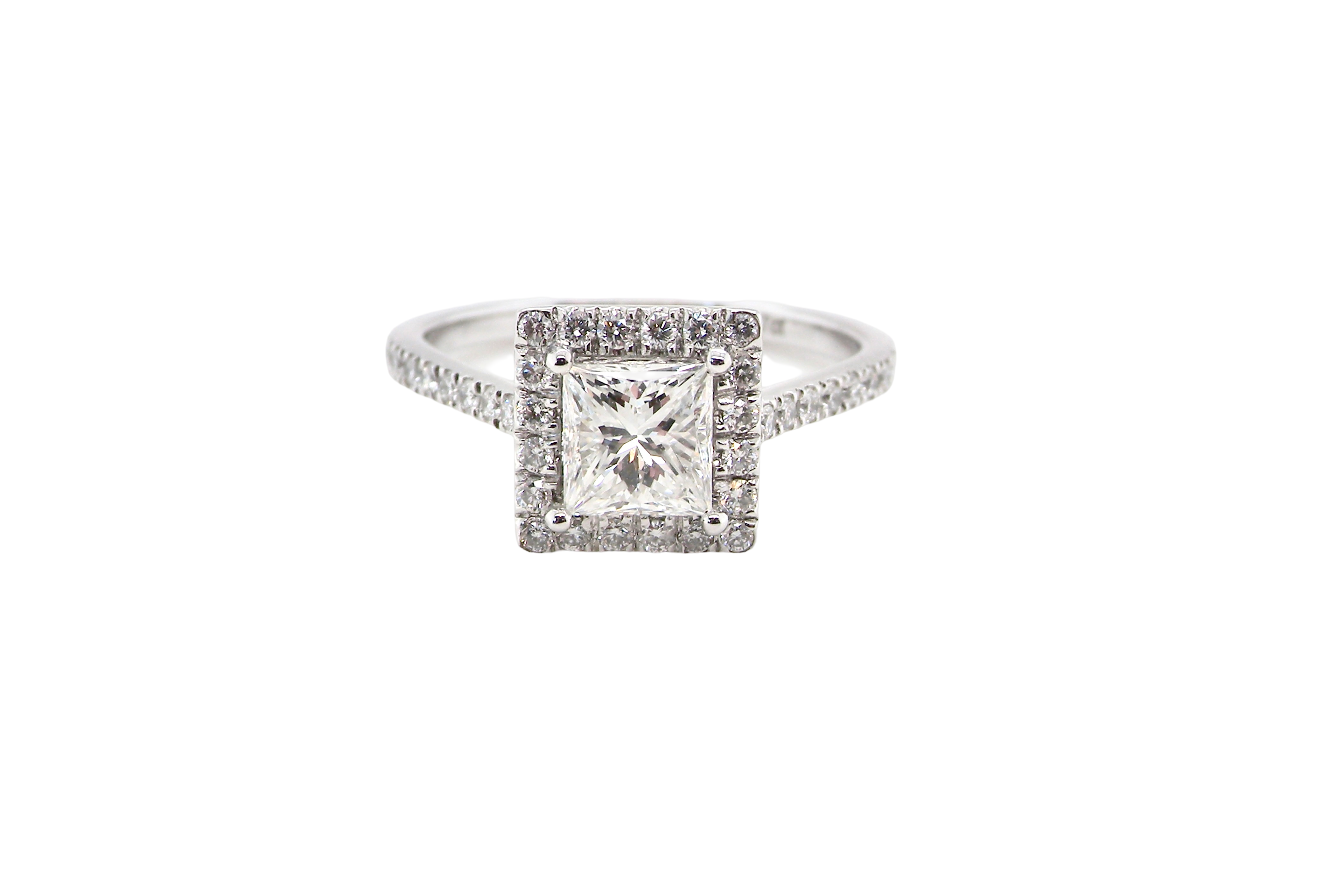 A fabulous Diamond Cluster Ring