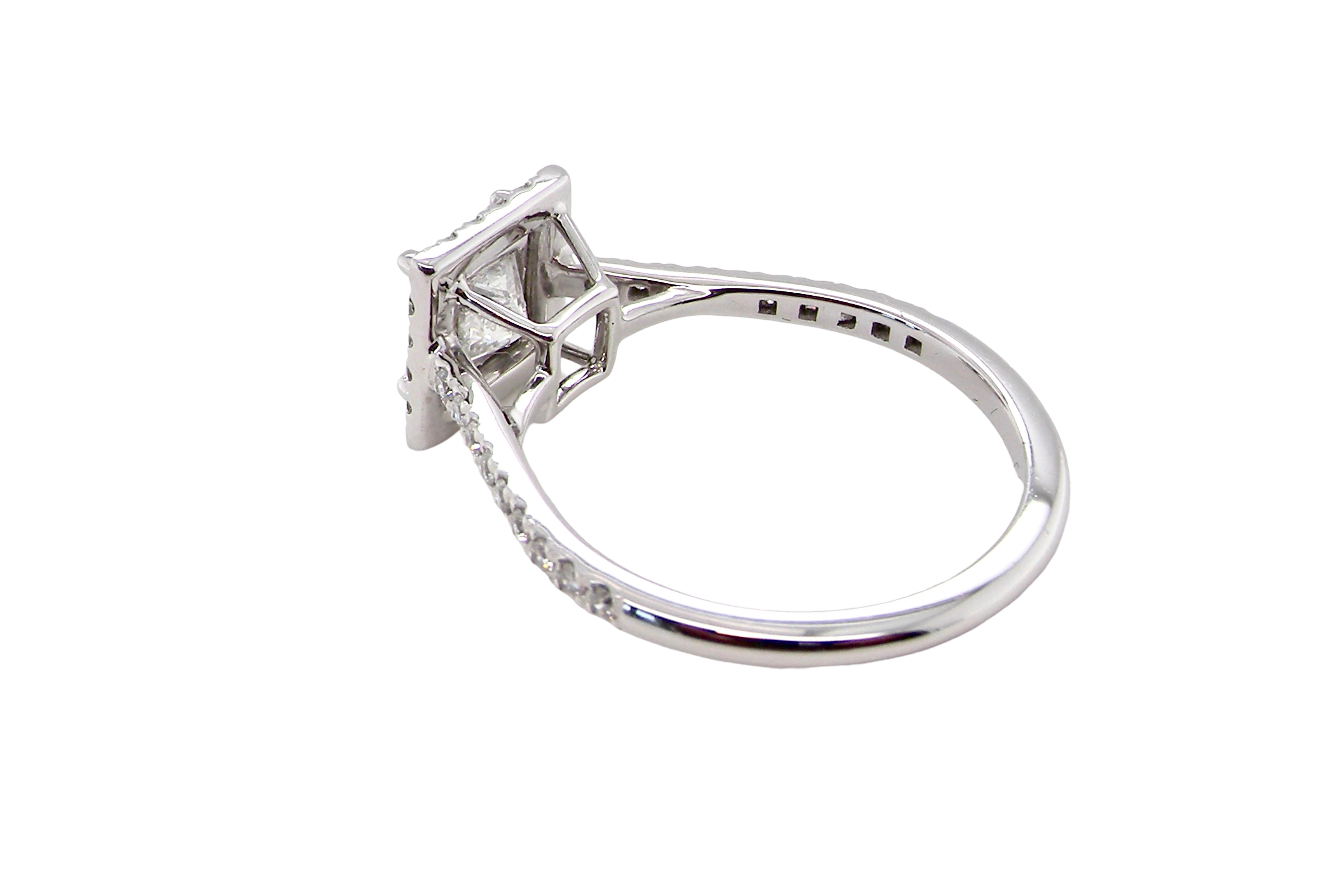 A fabulous Diamond Cluster Ring rear view