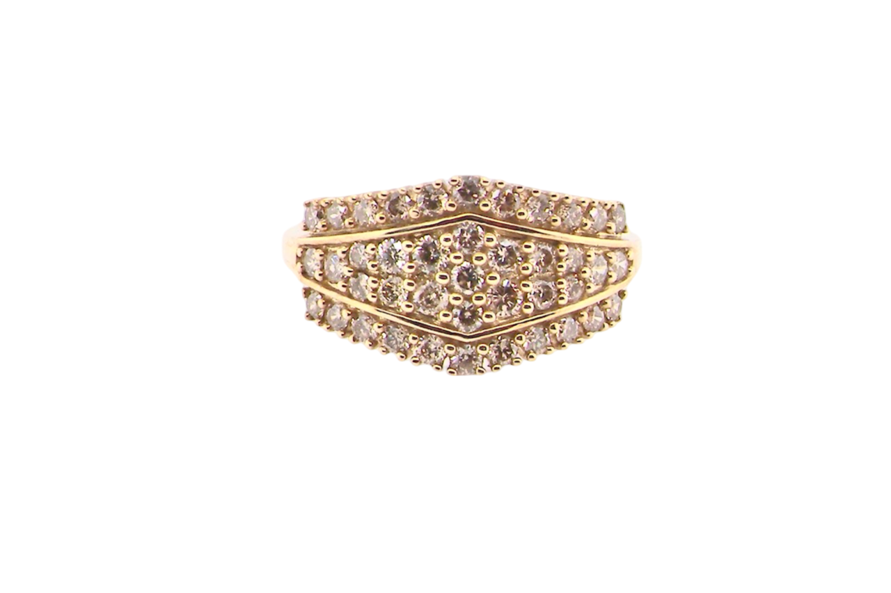 A multi cluster diamond ring