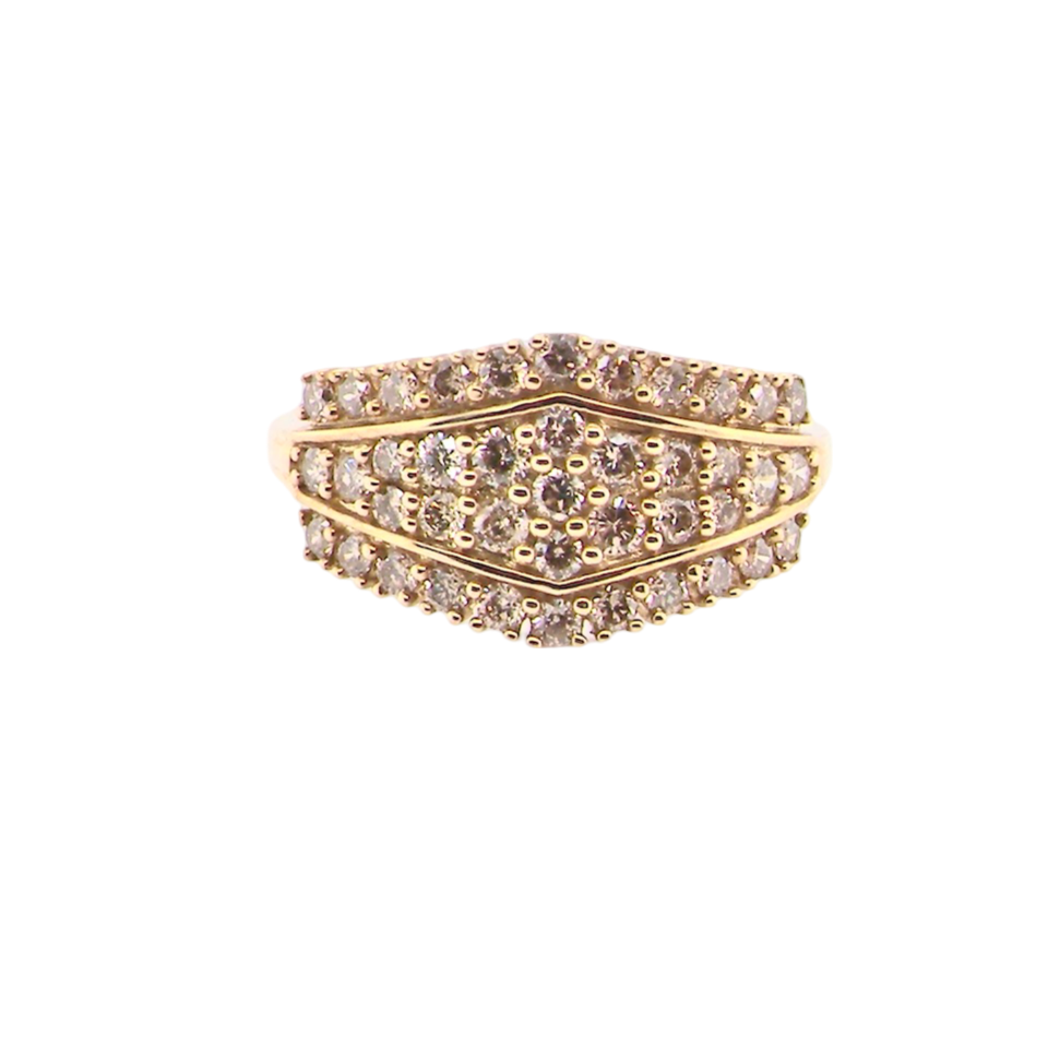 A multi cluster diamond ring