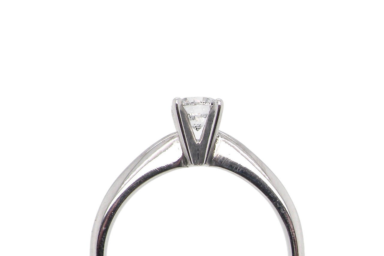 18 carat gold diamond ring