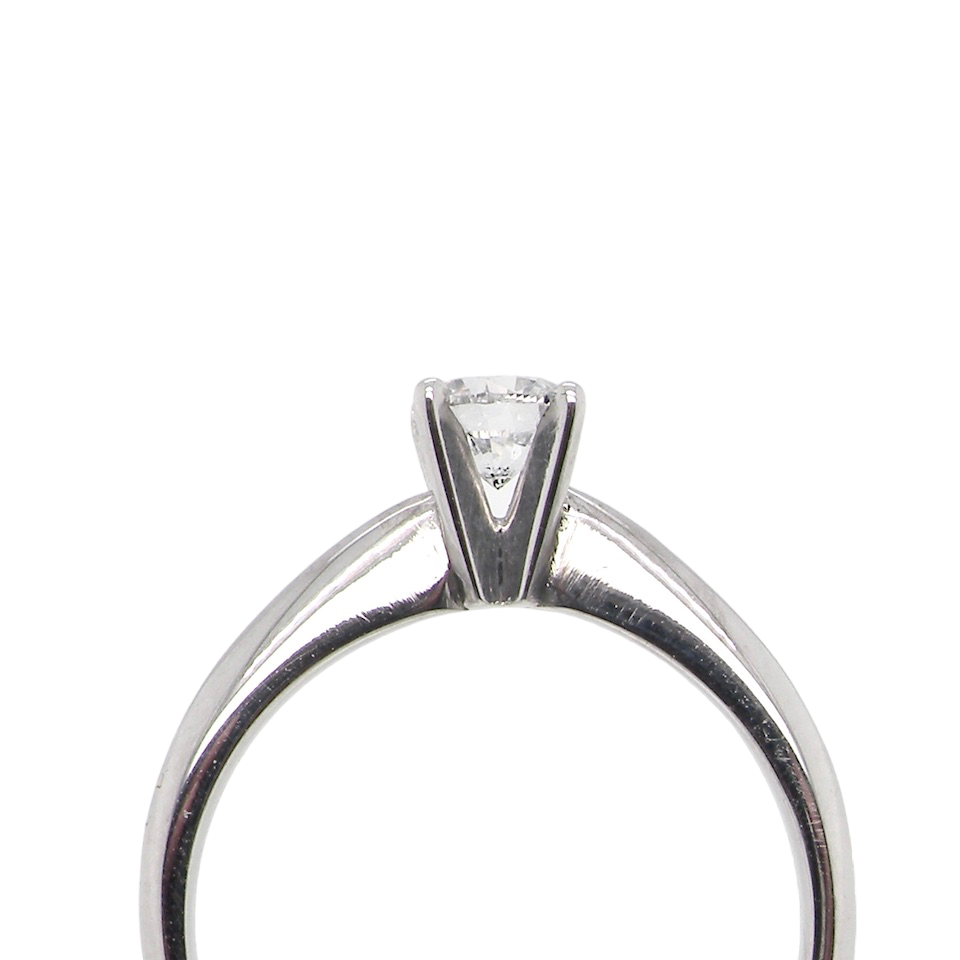18 carat gold diamond ring