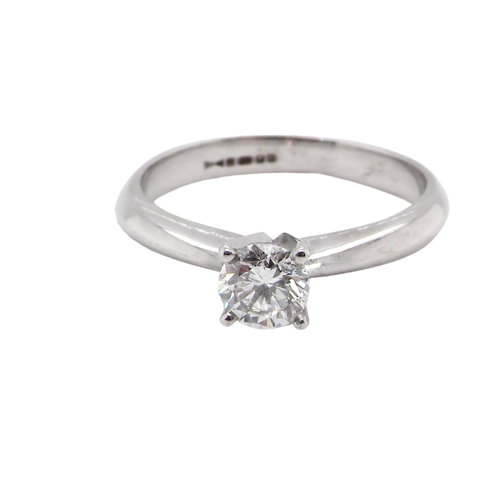 18 carat white gold diamond ring