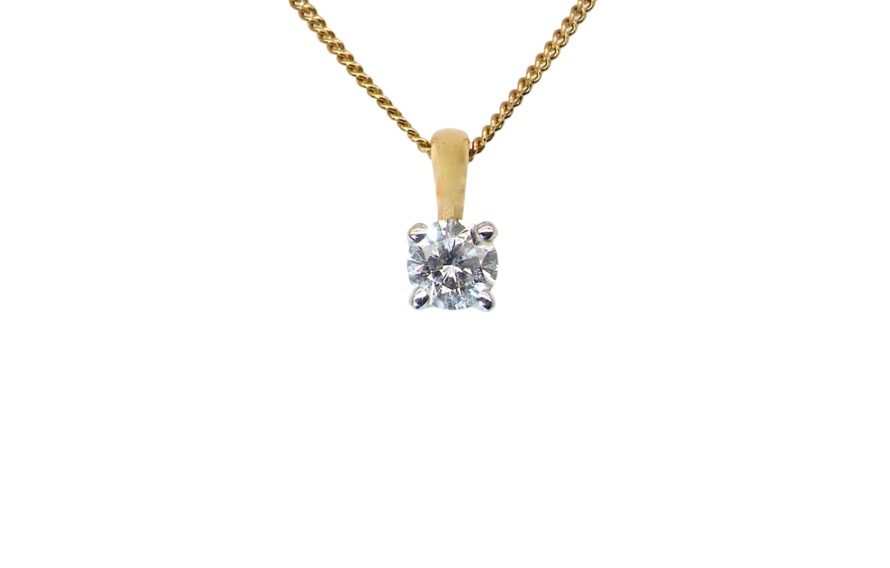 Elegant and timeless, this solitaire diamond pendant showcases a beautifully cut 4mm round brilliant diamond, weighing 0.25 carats. The diamond features a bright H–J colour and Si clarity