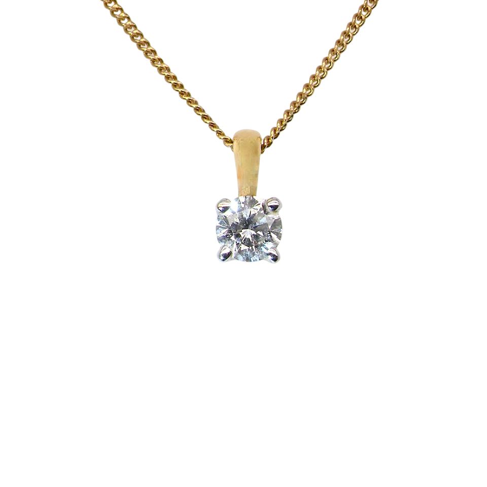 Elegant and timeless, this solitaire diamond pendant showcases a beautifully cut 4mm round brilliant diamond, weighing 0.25 carats. The diamond features a bright H–J colour and Si clarity