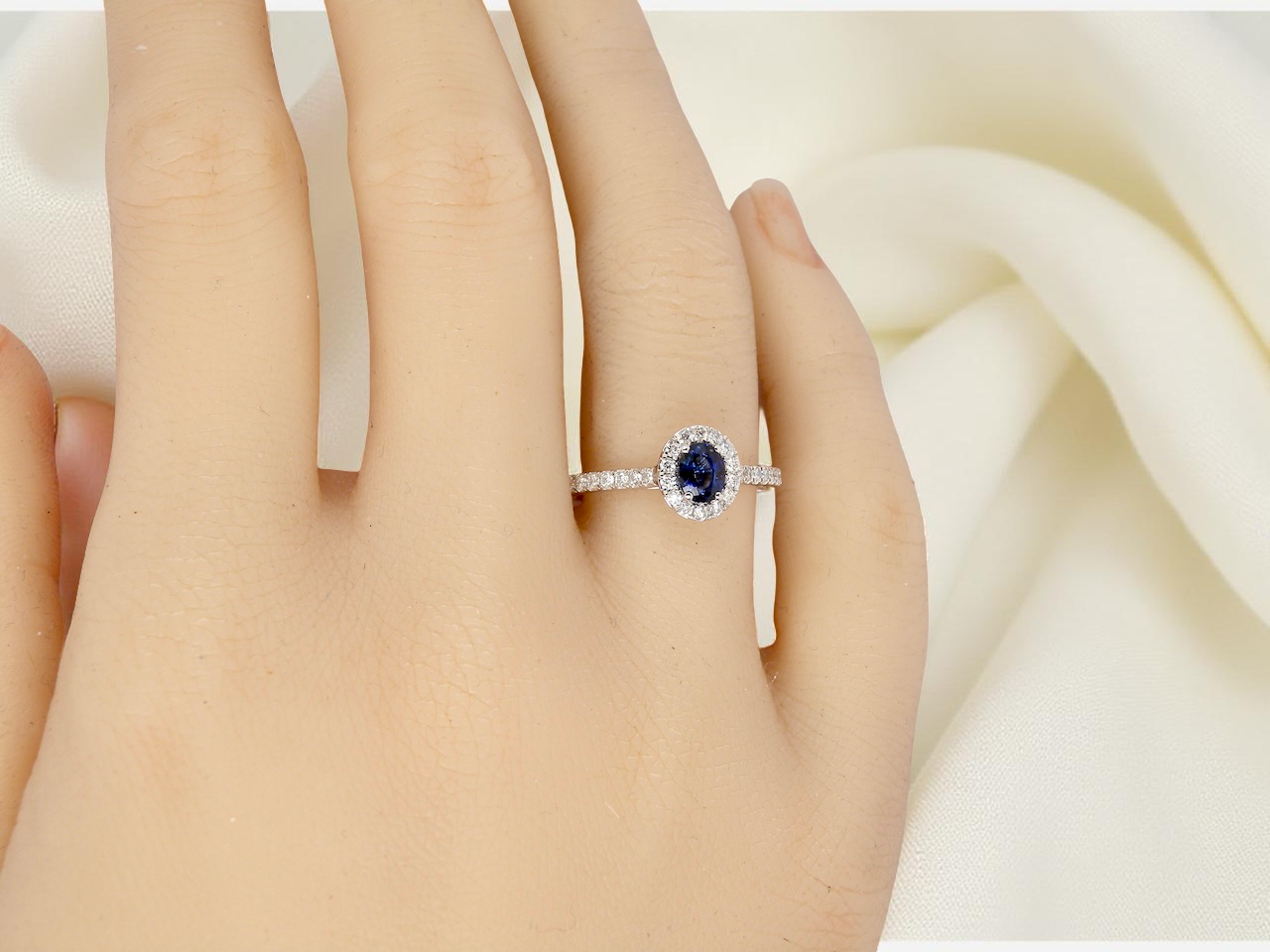 💙 A Platinum Sapphire and Diamond Cluster Ring