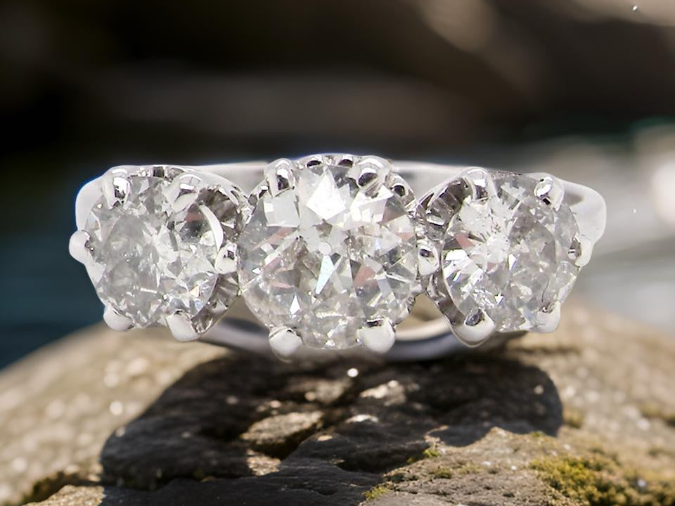 a 3 stone trilogy ring front