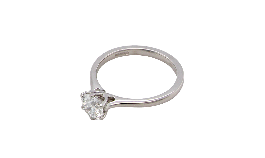 above ring is set with a superb GIA-certified brilliant-cut diamond, certificate no. 1383174901, weighing 0.70 carat. The diamond is of exceptional quality, graded D colour and VVS1 clarity, with excellent cut and polish and no fluorescence. Measurements: 5.48 x 5.67mm.