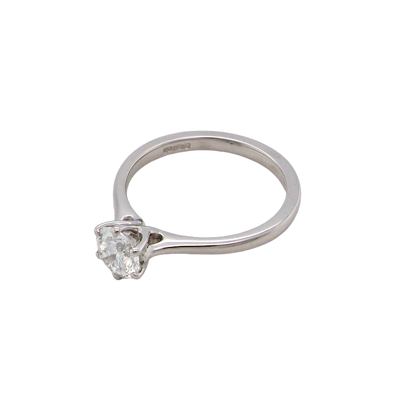 above ring is set with a superb GIA-certified brilliant-cut diamond, certificate no. 1383174901, weighing 0.70 carat. The diamond is of exceptional quality, graded D colour and VVS1 clarity, with excellent cut and polish and no fluorescence. Measurements: 5.48 x 5.67mm.