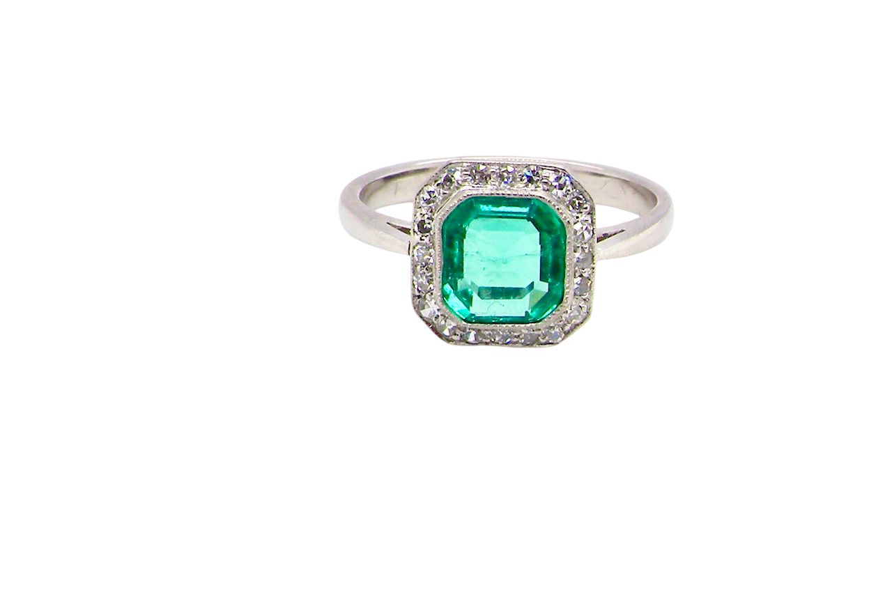beautiful emerald rings we have had in our collections. The ring from the Art Deco period is set with an exquisite emerald centre stone.
perfect!