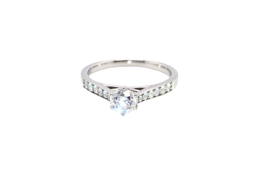 beautiful platinum solitaire ring featuring a brilliant-cut white diamond, claw set, measuring 4.8mm and weighing approximately 0.65ct. Diamond graded I colour, SI1 clarity,